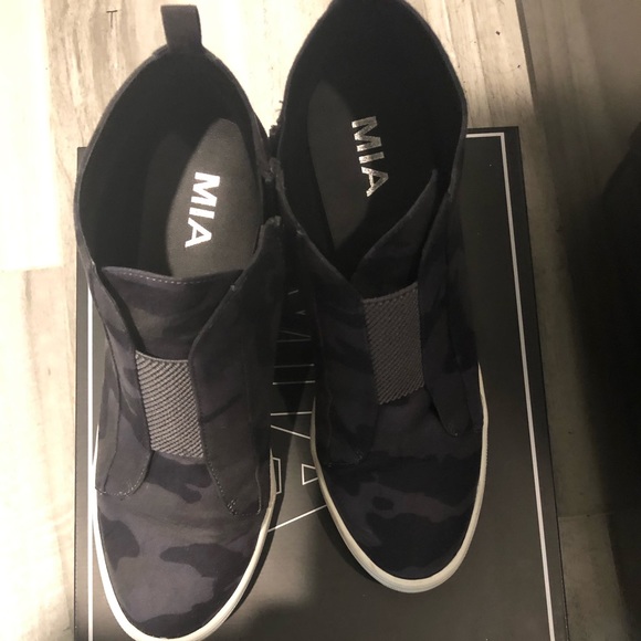 Wedges black camo size 8